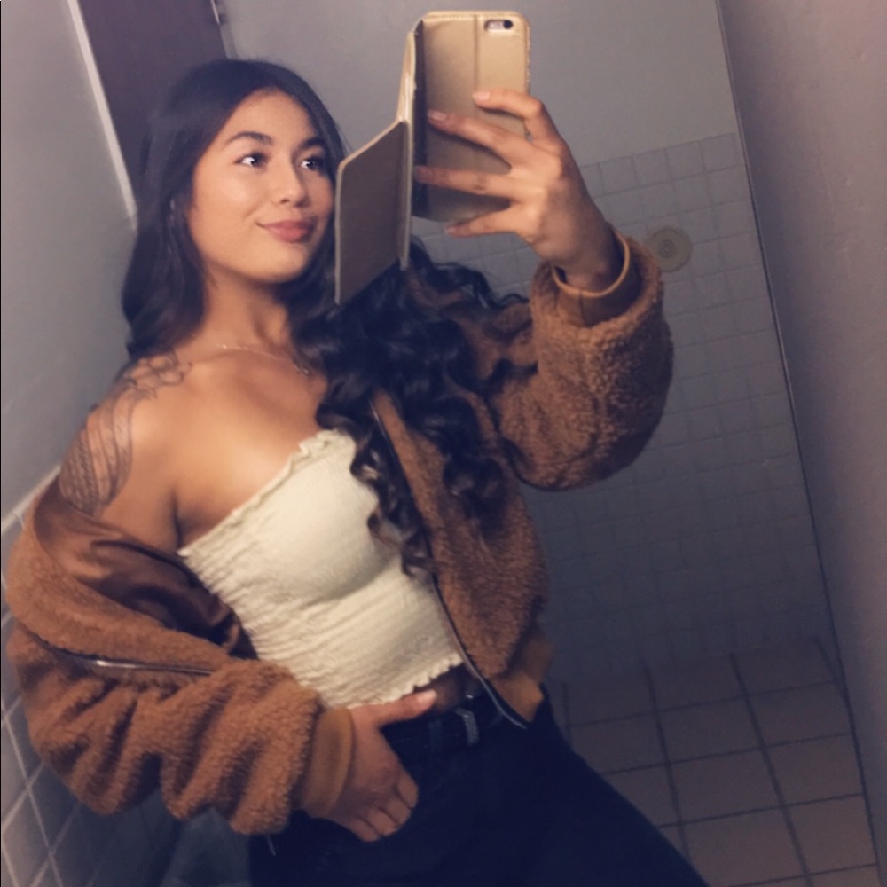 Meet your Posher, Talia